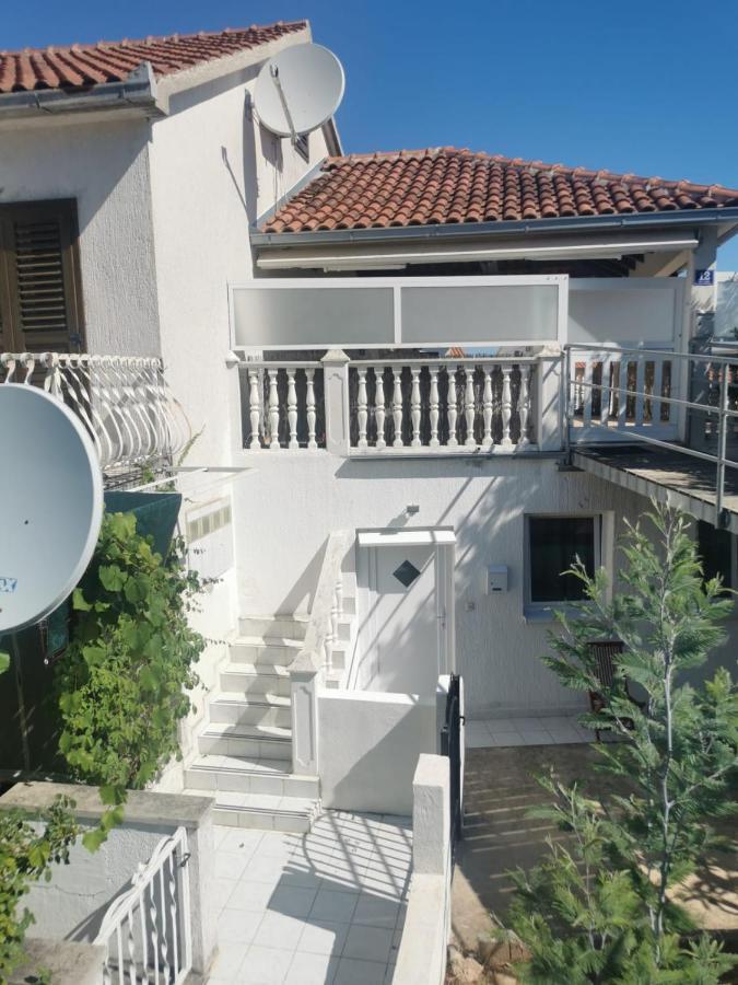 Roses Apartment Brac Sutivan Dış mekan fotoğraf
